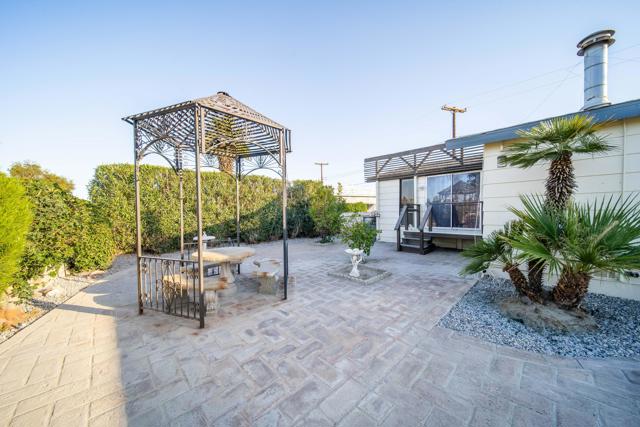 33440 Carlsbad Circle, Thousand Palms CA: https://media.crmls.org/mediaz/9a69665e-21f9-4194-a602-53dc6c51f172.jpg