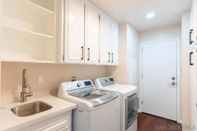 907 Ridge Heights Road, Fallbrook CA: https://media.crmls.org/mediaz/9a697fcf-5307-4ae7-b127-b66300505ce1.jpg