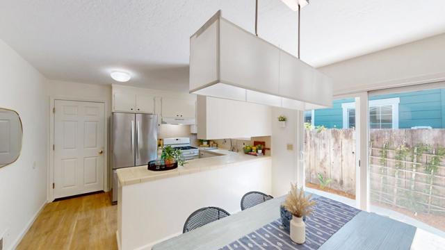 1422 Broadway, Santa Cruz CA: https://media.crmls.org/mediaz/9a69dcdb-cbe1-4372-9cce-12cf74f56d38.jpg