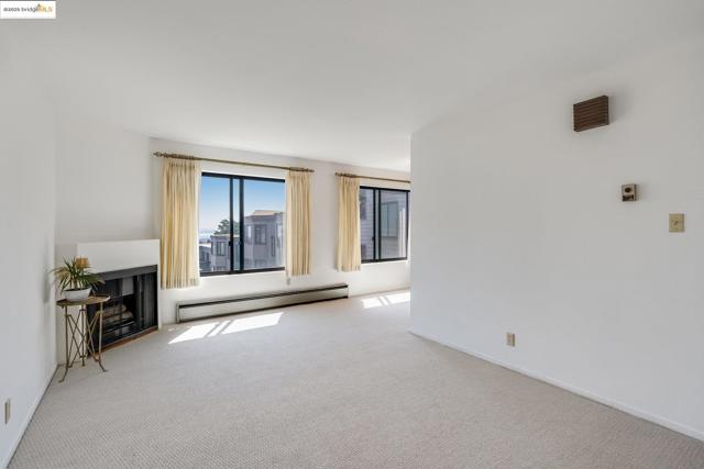 5177 Diamond Heights BLVD, San Francisco CA: https://media.crmls.org/mediaz/9a6a35b6-663c-47c4-bb3c-b07c82ca31e4.jpg
