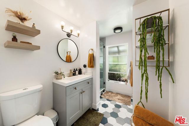 3775 Aloha Street, Los Feliz CA: https://media.crmls.org/mediaz/9a6a73b7-3619-465c-9580-0cd561e4982b.jpg