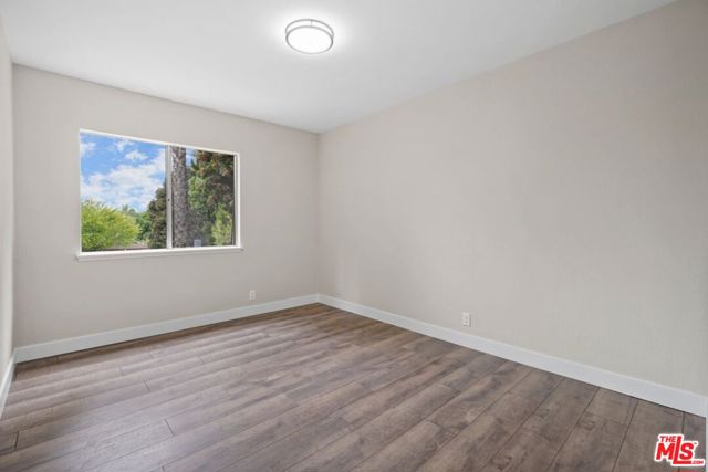 2749 Amber Wood Place, Thousand Oaks CA: https://media.crmls.org/mediaz/9a6a7fa0-ebeb-4395-8c59-aaf3be03bbd5.jpg