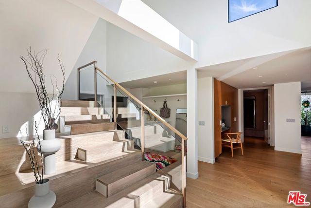1933 Redcliff Street, Los Angeles CA: https://media.crmls.org/mediaz/9a6c7937-3d5c-4229-b63c-92643b248846.jpg
