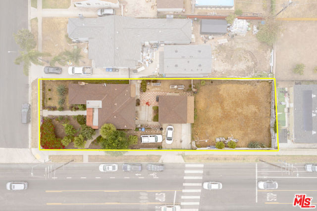 701 W 112th Street, Los Angeles CA: https://media.crmls.org/mediaz/9a6ccb50-b681-431b-91e5-2bd78f00dffa.jpg