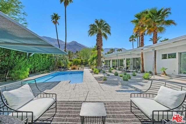 475 W Stevens Road, Palm Springs CA: https://media.crmls.org/mediaz/9a6d5af4-3f1f-4ded-918d-504a1fe269b3.jpg