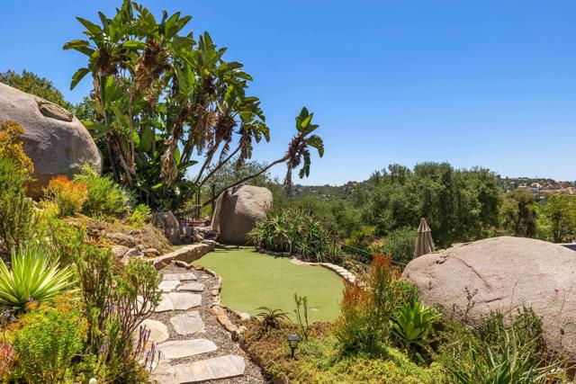 28551 Meadow Glen Way W, Escondido CA: https://media.crmls.org/mediaz/9a6d7eb9-812e-4fcc-9483-300957ba6d08.jpg