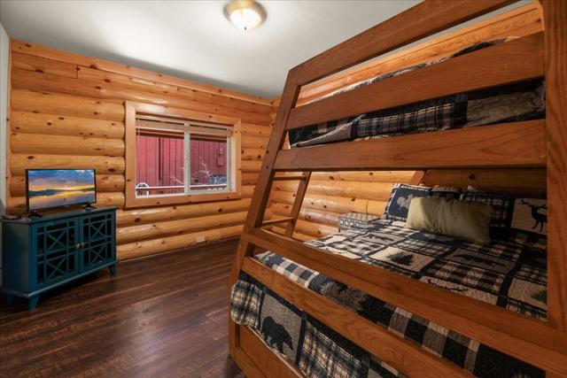 1351 Balsam Drive, Big Bear CA: https://media.crmls.org/mediaz/9a6e0989-6a47-46c6-8403-0da42538392e.jpg