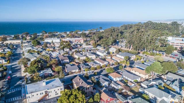 1261 Third Street, Monterey CA: https://media.crmls.org/mediaz/9a6e1526-6845-4a66-a04f-1c32d8609620.jpg