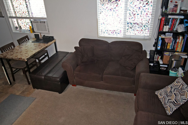 14595 Olde Highway 80, El Cajon CA: https://media.crmls.org/mediaz/9a6ee738-b4ed-4077-a944-4806202bf150.jpg