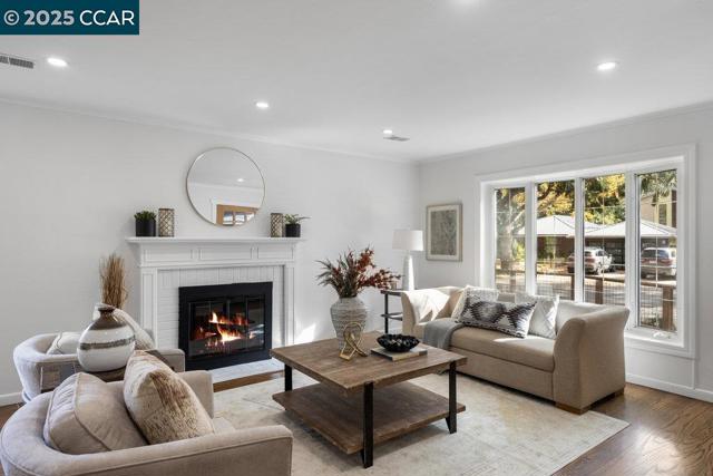 1806 Newell Ave, Walnut Creek CA: https://media.crmls.org/mediaz/9a6f1d7c-c371-4b72-9ecd-ea68588ac5a8.jpg