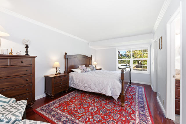 952 Carefree Drive, Simi Valley CA: https://media.crmls.org/mediaz/9a6f3f1a-388d-4d94-ae01-01fc9da6f8f1.jpg