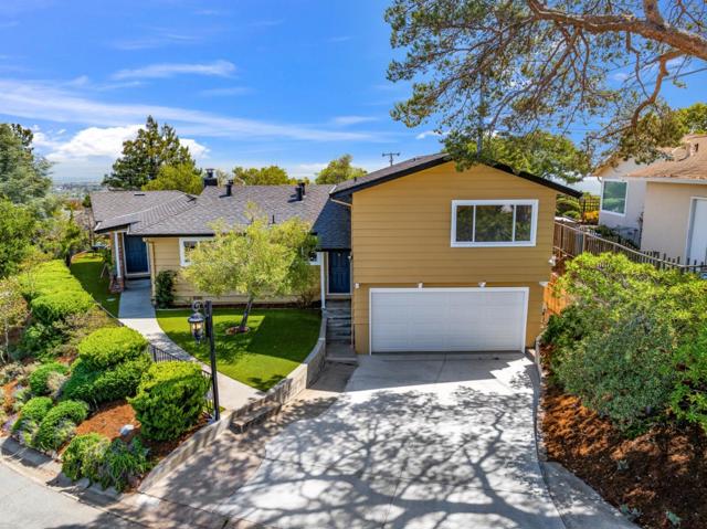224 Lyndhurst Avenue, Belmont CA: https://media.crmls.org/mediaz/9a6f746c-200d-4be5-9e10-f8ef24e62c25.jpg