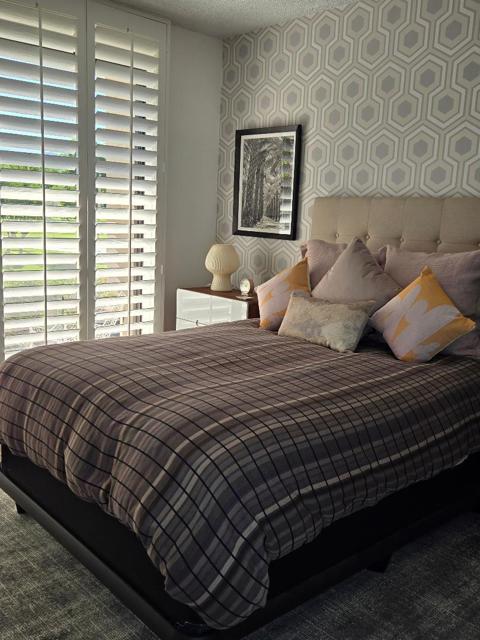 910 Island Drive, Rancho Mirage CA: https://media.crmls.org/mediaz/9a6f7fd9-cb93-4ffb-8234-499b6498d69d.jpg