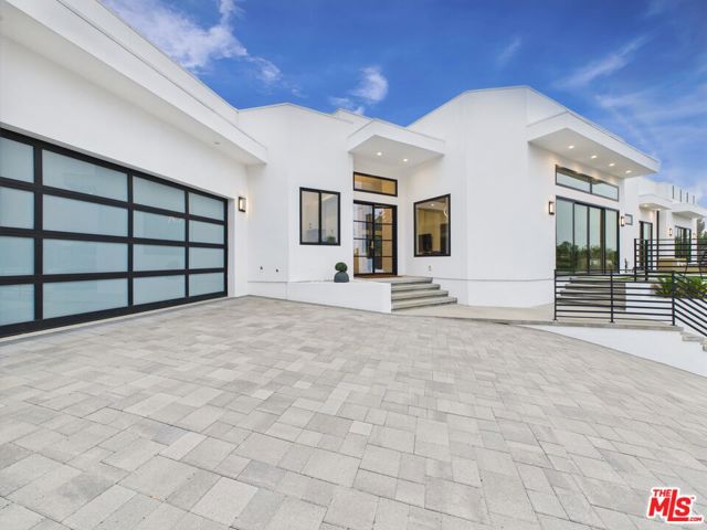 4637 Dunas Lane, Tarzana CA: https://media.crmls.org/mediaz/9a7130c4-bd88-4b41-90d2-f800a05663de.jpg