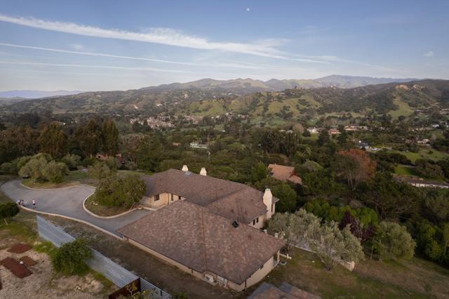 54 Corral De Tierra Road, Salinas CA: https://media.crmls.org/mediaz/9a71f181-80d5-4e7b-a28e-ec9b85c2d5d7.jpg