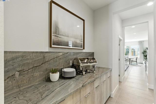 1685 Arione Street, Brentwood CA: https://media.crmls.org/mediaz/9a7246b4-226e-493d-a12e-0bc82148f9e1.jpg