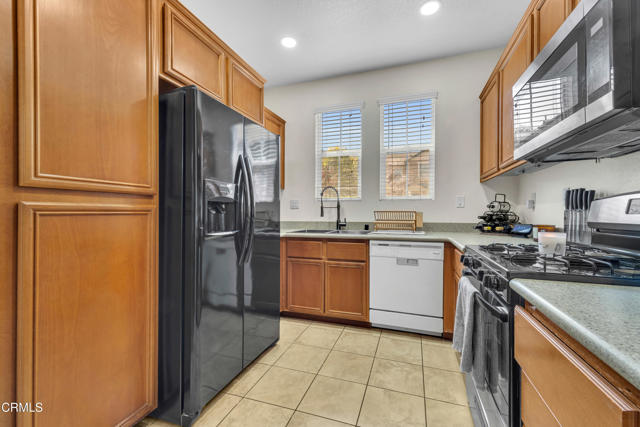 Detail Gallery Image 9 of 33 For 423 Green River St, Oxnard,  CA 93036 - 3 Beds | 2/1 Baths