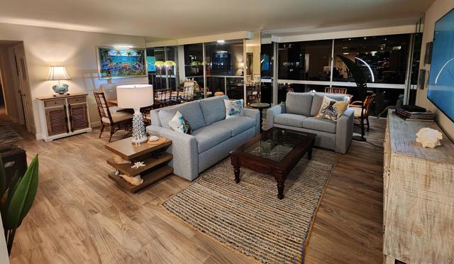 1730 Avenida Del Mundo, Coronado CA: https://media.crmls.org/mediaz/9a72eb4c-aec1-44b3-8e59-9fc92a2f903b.jpg