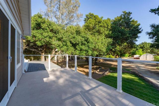 16635 Highland Valley Rd, Ramona CA: https://media.crmls.org/mediaz/9a730458-302e-40b9-b74c-0fd1125a1c55.jpg