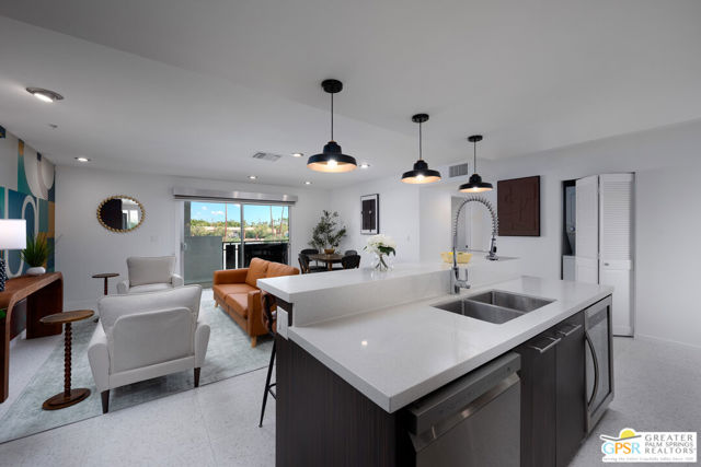 588 E San Lorenzo Road #204, Palm Springs, CA 92264