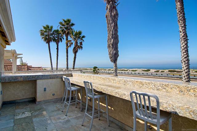 20 S Cays Ct, Coronado CA: https://media.crmls.org/mediaz/9a74773b-20ae-4807-b623-585b696bf304.jpg