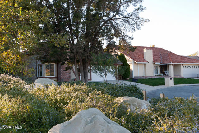 2743 Rustic Glen Drive, Thousand Oaks CA: https://media.crmls.org/mediaz/9a775f4f-c9db-4ed6-80e4-17f025f5f017.jpg