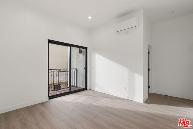 8931 Hubbard Street, Culver City CA: https://media.crmls.org/mediaz/9a779923-9a0f-44ad-bcd9-0f8d39a3879a.jpg