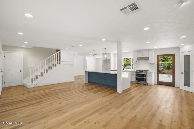 2607 Lander Court, Newbury Park CA: https://media.crmls.org/mediaz/9a782641-3cb8-4738-b737-a8f57c0ab6b1.jpg