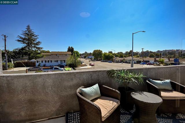 22095 Betlen Way, Hayward CA: https://media.crmls.org/mediaz/9a78ab74-0297-40aa-9625-4172cd5cebe3.jpg