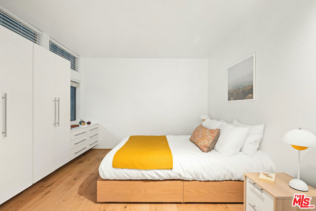 654 PIER Avenue, A photo 7