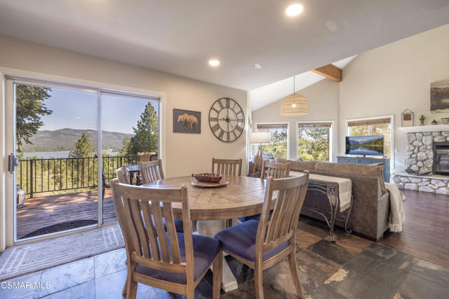 852 Cameron Drive, Big Bear CA: https://media.crmls.org/mediaz/9a7975e2-44a0-49e1-b8bc-34cf6adaa401.jpg