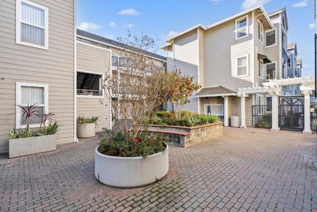 1982 W Bayshore Road, East Palo Alto CA: https://media.crmls.org/mediaz/9a797717-a86c-481c-b731-81d9ef1678c4.jpg
