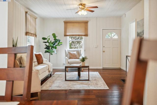 11349 Alameda Ave, Brookdale CA: https://media.crmls.org/mediaz/9a797822-6c23-402d-93f1-bdd8d1ffc85b.jpg
