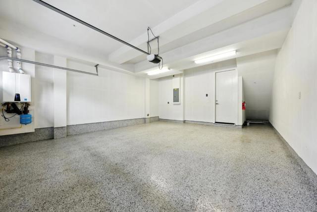39193 State Street, Fremont CA: https://media.crmls.org/mediaz/9a79bc4f-1bad-4725-84bb-c37ea800f2f6.jpg