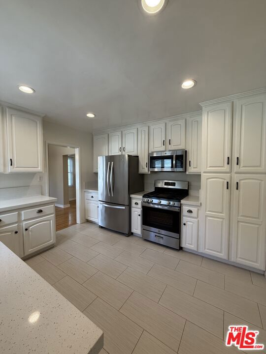 11293 Brookhaven Avenue, Los Angeles CA: https://media.crmls.org/mediaz/9a79d710-9b42-4587-9810-d989b7bd2acc.jpg