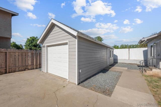 9920 22 River St, Lakeside CA: https://media.crmls.org/mediaz/9a79f8c3-b868-49e0-ae12-2e7cee2f6ec2.jpg