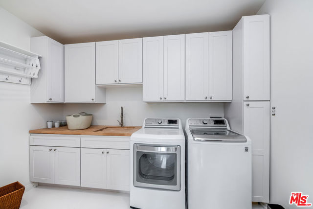 5761 Calpine Drive, Malibu CA: https://media.crmls.org/mediaz/9a7a2698-64d0-4d9e-b464-a161a659c5fe.jpg