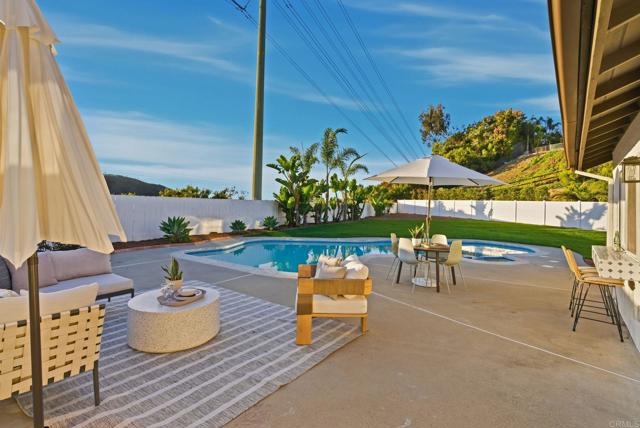 Detail Gallery Image 20 of 41 For 2002 Ladera Ct, Carlsbad,  CA 92009 - 4 Beds | 2 Baths