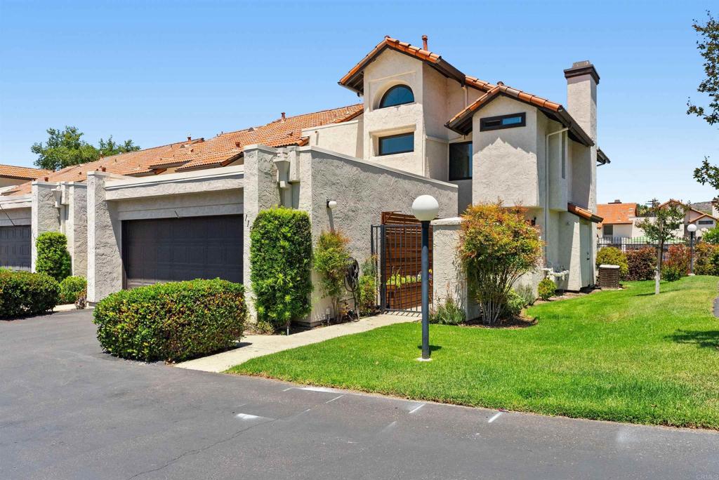 1158 Via Loma Vista