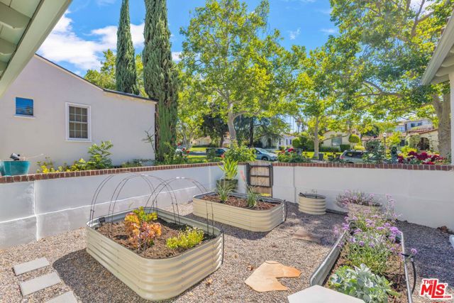 1247 Highland Avenue photo 3