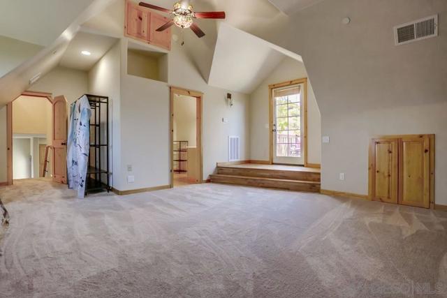 753 Ridgewood Dr, Julian CA: https://media.crmls.org/mediaz/9a7c6f11-3edd-4118-98d2-f83149484fba.jpg