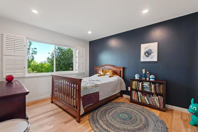 2163 Caminito San Martin, La Jolla CA: https://media.crmls.org/mediaz/9a7ca9e8-4904-46ea-a32f-87bec8c0726a.jpg