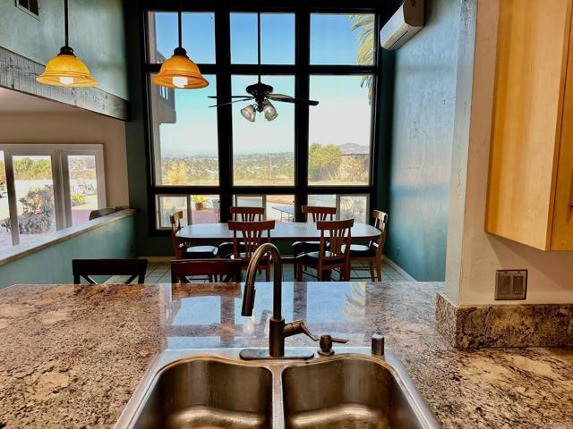 Detail Gallery Image 11 of 55 For 880 Crest View Rd, Vista,  CA 92081 - 4 Beds | 2/2 Baths