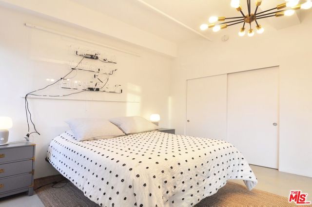 849 S Broadway, Los Angeles CA: https://media.crmls.org/mediaz/9a7dc3ff-7619-457f-99ef-ae0fd4a59093.jpg