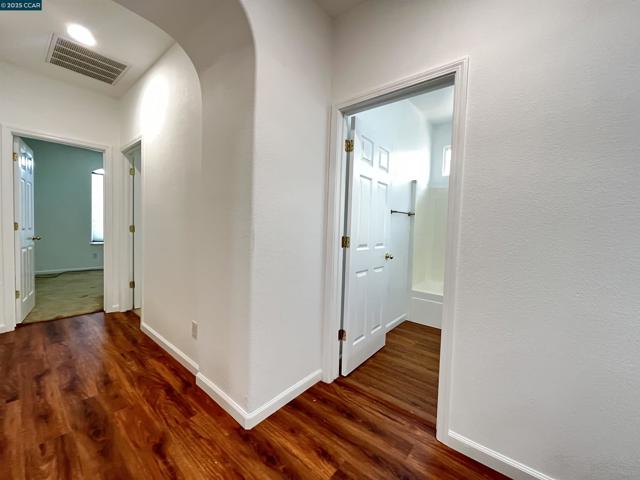 1870 Zurlo Way, Sacramento CA: https://media.crmls.org/mediaz/9a7dc5ab-e751-468d-b079-1d5d0a938fe0.jpg