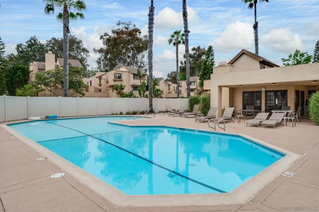 3252 Via Marin, La Jolla CA: https://media.crmls.org/mediaz/9a7de524-3633-4b93-ac17-56864b272199.jpg