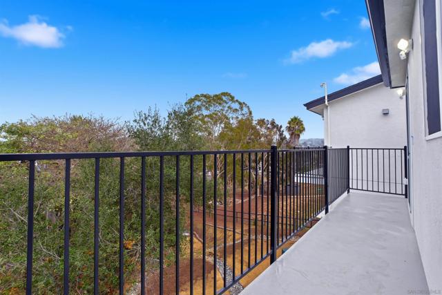 490 Lado De Loma Dr #1-4, Vista CA: https://media.crmls.org/mediaz/9a7f68c1-af39-484f-a355-bc4603a62798.jpg