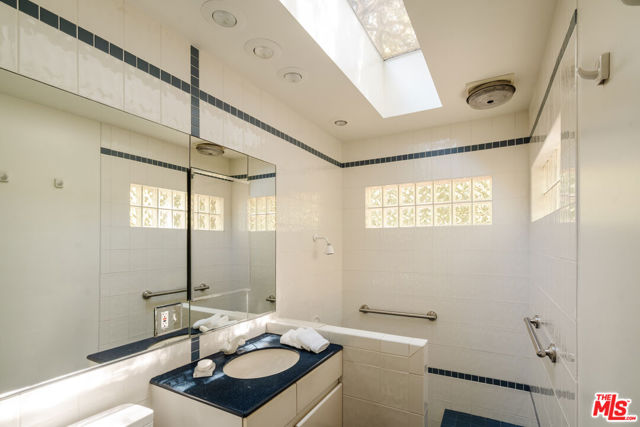 1289 Old Topanga Canyon Road, Topanga CA: https://media.crmls.org/mediaz/9a7f7ef0-fdc6-4061-a186-596701715a0e.jpg