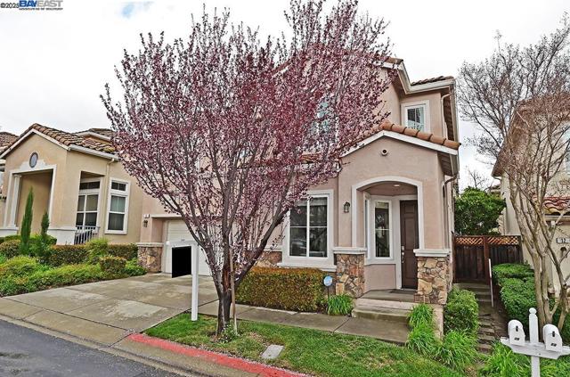 10 Almond Orchard Ln, San Ramon CA: https://media.crmls.org/mediaz/9a7f8ca3-a873-4e48-883b-91bf90f07655.jpg