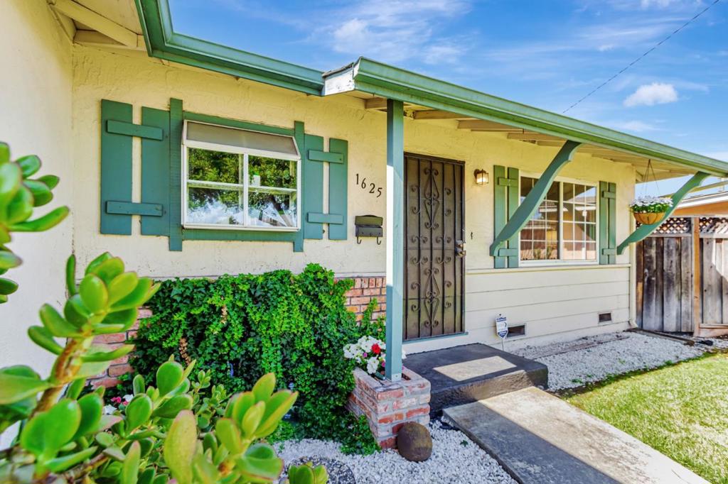 1625 Mount Herman Drive